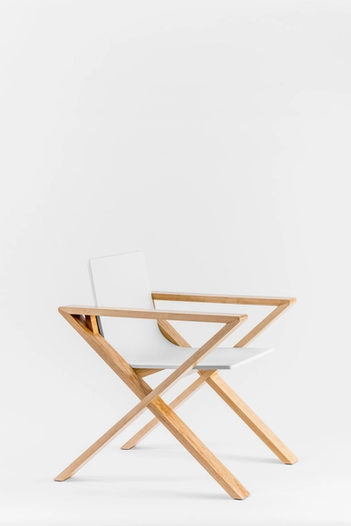 X Chair, un asiento moderno y ergonómico de madera moldeada - Imagen Principal