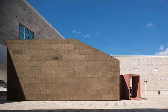 Contemplação Particular / Maria Souto de Moura - Pequena Escala