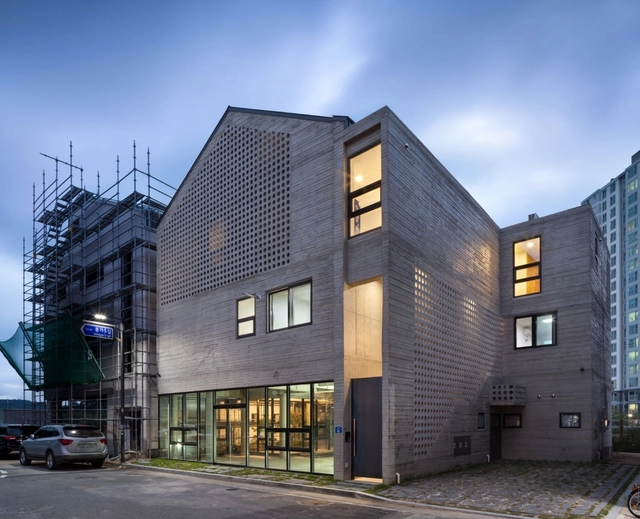 Yugok Dong Housing Market  / On Architects Inc.  - Exterior Photography, Apartments, Facade