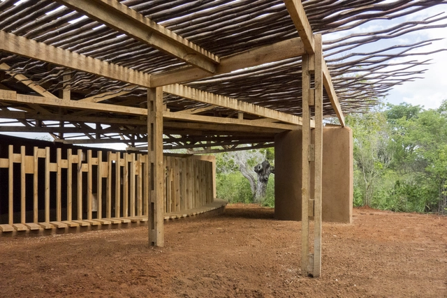 Centro educativo Eco Moyo / The Scarcity and Creativity Studio - Comunidad