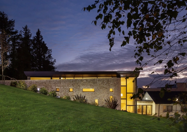 寻找历史的足迹，以及灵魂的归属——圣帕特里克中心／McCabe Architects - 修道院