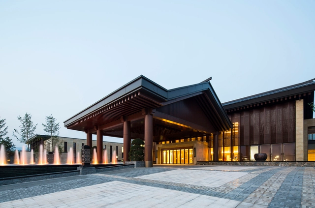 “一带一路”峰会场地：北京雁栖湖国际会 / AECOM - 公园, 表皮, 柱