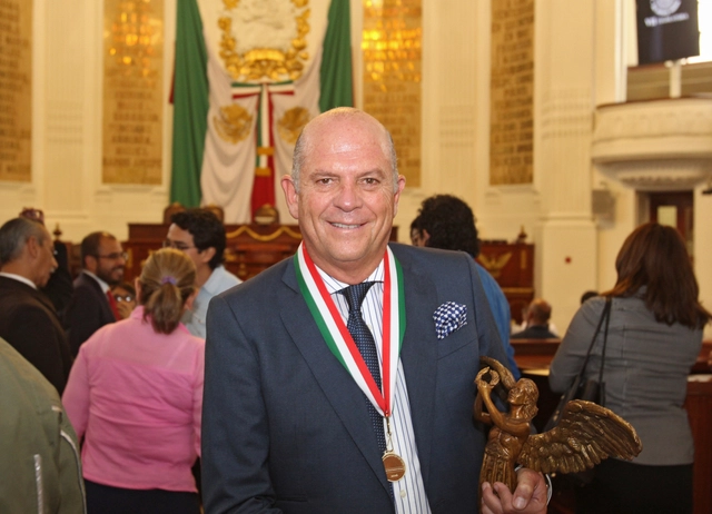 Javier Sordo Madaleno recibe la Medalla al Mérito en Ciencias y Arte en la categoría de Arquitectura - Imagen Principal