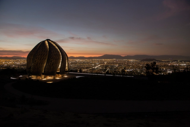 Limarí Lighting Design convierte al Templo Baha'í de Sudamérica en un excepcional cuerpo luminoso - Iluminacion