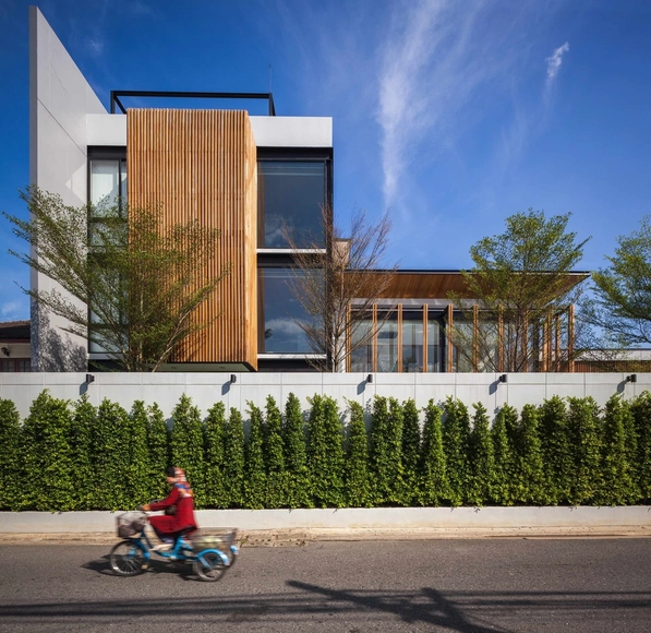 Casa LADPRAO 80 / Black Pencils Studio - Casas