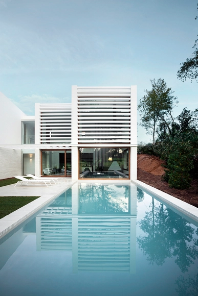 Residência La Pineda / Jaime Prous Architects - Casas