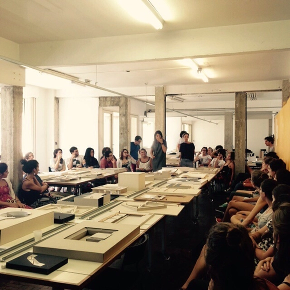 O ensino da arquitetura ou a crise silenciosa / Ciro Pirondi - Imagem de Destaque