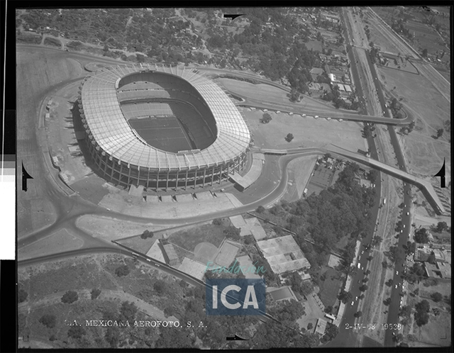 La sociedad mexicana y el futbol se reflejan en el Estadio Azteca de Pedro Ramírez Vázquez - Imagen Principal