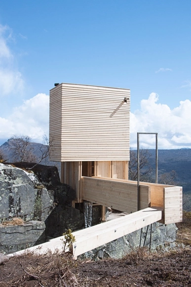 “得天独厚，水石礼赞”——挪威桑拿小木屋 / Arkitekt August Schmidt + Workshop NTNU-Trondheim + Arnstein Gilberg + Ina Samdal - 小尺度项目