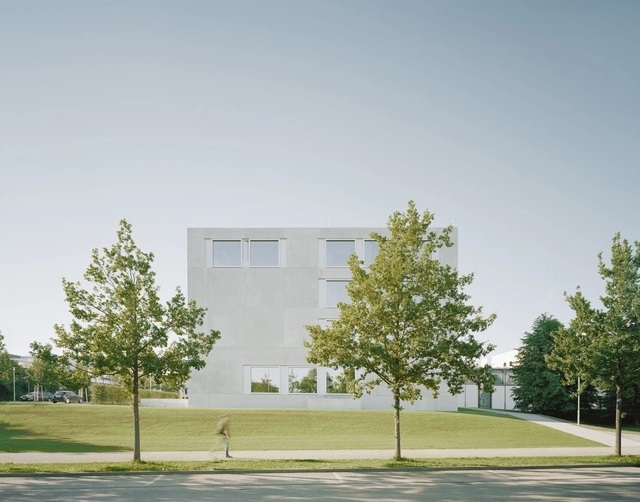 德国式斯图加特传媒大学“研究楼”扩建 / Simon Freie Architekten BDA - 办公建筑
