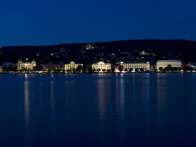 Como a estratégia de iluminação noturna discreta de Zurique potencializa a identidade local - Imagem de Destaque