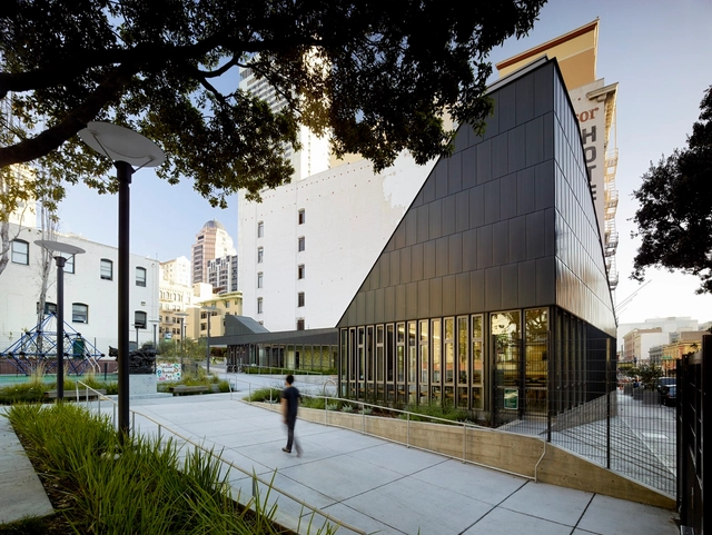 Boeddeker Park  / WRNS Studio - Centro Comunitario