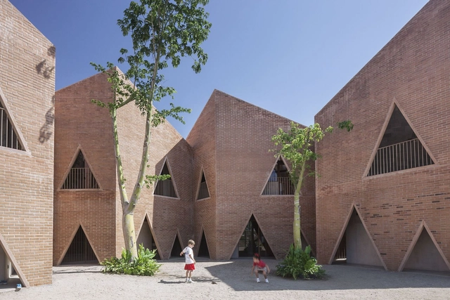 Colégio Maria Montessori Mazatlán / EPArquitectos + Estudio Macías Peredo - Escolas