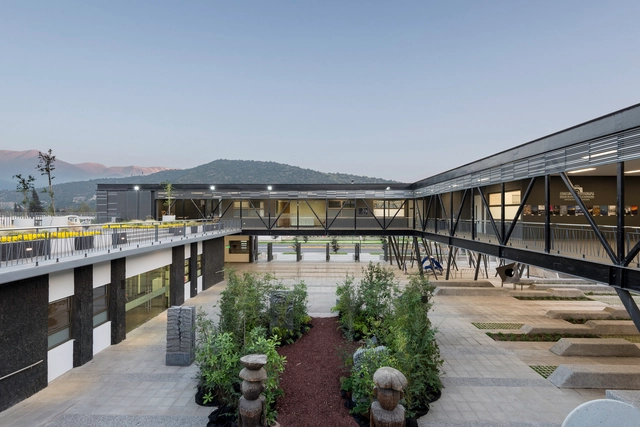 El Tranque Cultural Center / BiS Arquitectos - Cultural Center, Facade, Chair