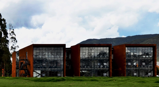 Edificio de Laboratorio “I” / AGRA Anzellini Garcia-Reyes Arquitectos - Universidad