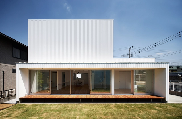 Voice / studioLOOP - Casas