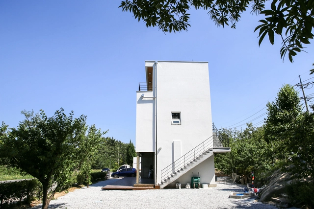 建筑师与陶瓷艺术家自由灵魂的碰撞：Gwang-Gyeong-Won 住宅 / Kang-il Lim + Eunmi Kim - 独立住宅