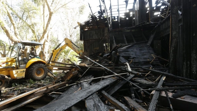 Incêndio destrói casa de madeira mais emblemática e Curitiba - Imagem de Destaque