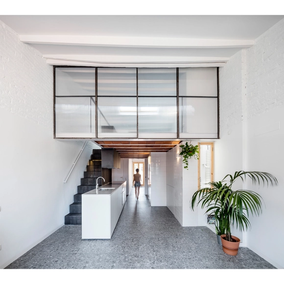 la Dominique  / CRÜ - Casas, Fachada, Escaleras, Sillas