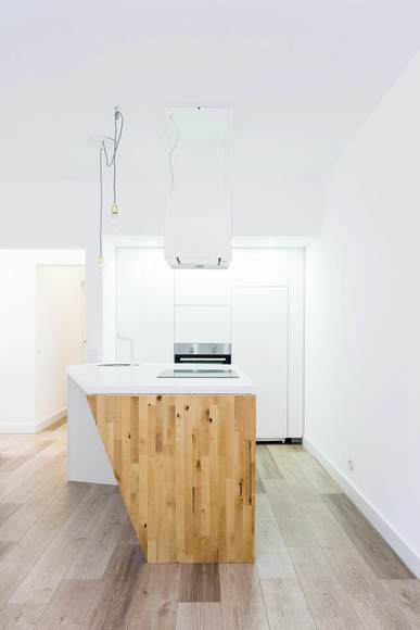 Departamento en Campo de Ourique / Commerzn | Linha de Terra Architecture - Apartamentos