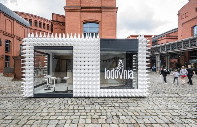 Tienda de Helados Lodovnia / mode:lina architekci - Obras De Pequeña Escala