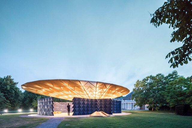 El Serpentine Pavillion de Diébédo Francis Kéré, bajo el lente de Laurian Ghinitoiu - Imagen Principal