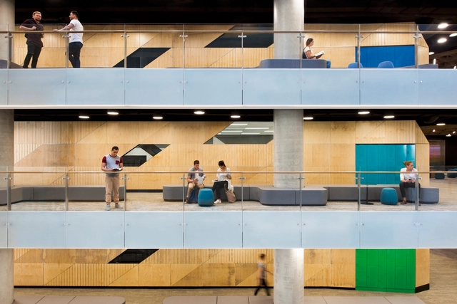 西悉尼大学 Parramatta 校区 / 伍兹贝格 - 室内设计