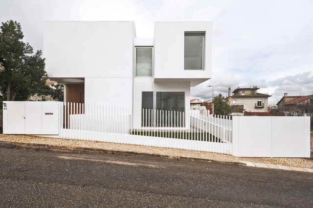 Casa em Tires / GGLLatelier - Casas