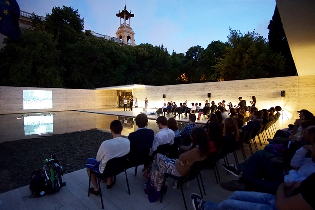 Ciclo de cine y arquitectura: Pantalla Pavelló - Imagen Principal
