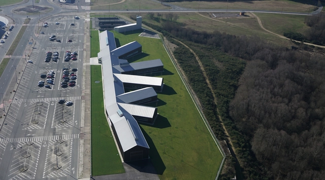 Edificio Nueva Sede Norvento / Francisco Mangado - Edificios Institucionales