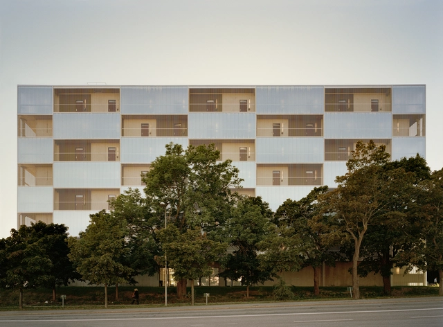 高质量低成本——法国预制公寓 / Andreas Martin-Löf Arkitekter - 公寓