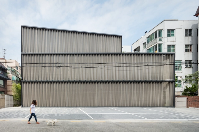 揭开立面的面纱 Liberty Lounge / Simplex Architecture - 酒店建筑