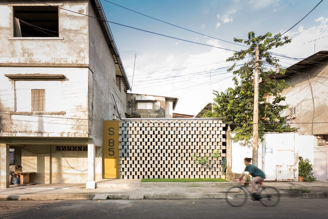 楼中屋 / Natura Futura Arquitectura - 独立住宅