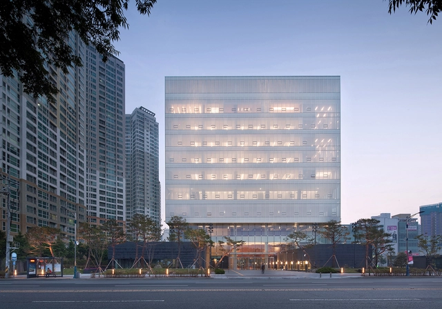 大邱银行第二总部大楼 / JUNGLIM Architecture - 银行