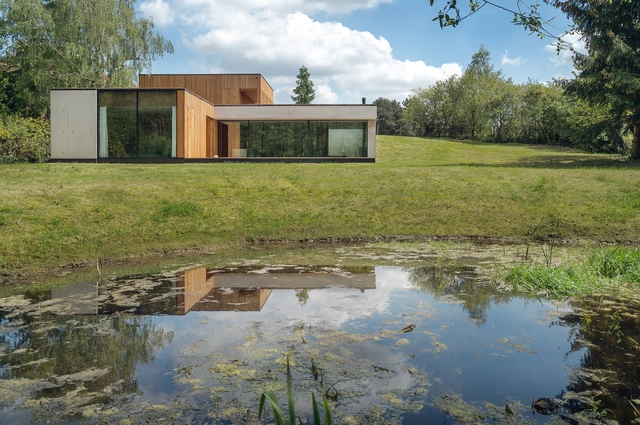 Casa JRv2 / studio de.materia - Casas