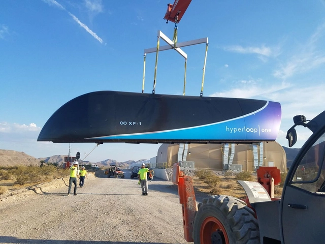 Hyperloop One presenta su primer prototipo a escala real - Imagen Principal