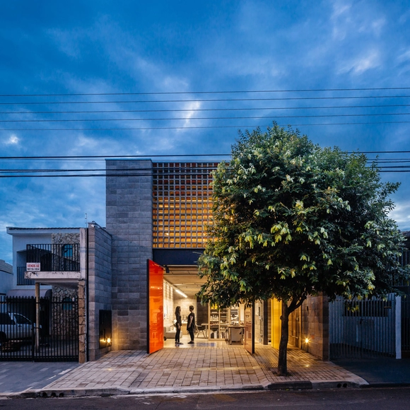 Atelier House at Charlote Village / grupoDEArquitetura - Houses