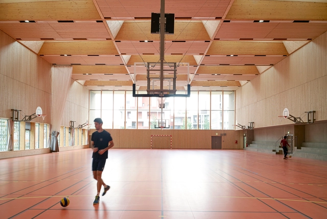 Bon Lait Sports Hall  / Dietrich | Untertrifaller Architekten - Recreation & Training
