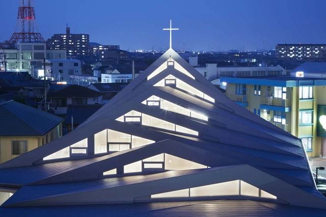 Iglesia católica de Suzuka / Alphaville Architects - Iglesia
