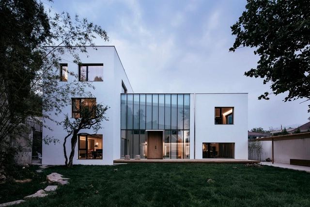 Casa W / Atelier About Architecture - Residencial