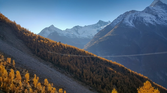 Ponte de pedestres mais longa do mundo é inaugurada nos Alpes suíços - Imagem de Destaque