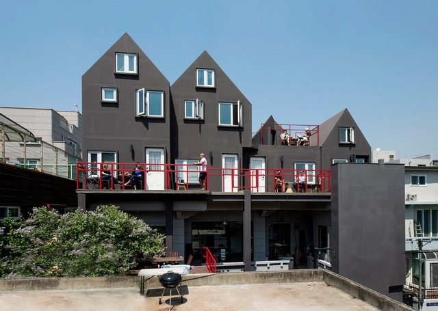 Casa loft 'The black' / Design Guild - Ampliación