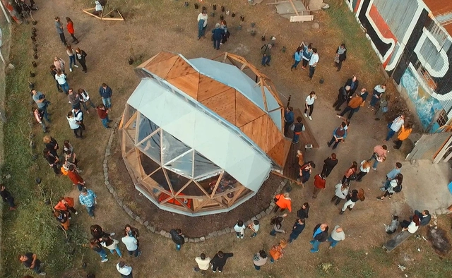 Trabajo final de carrera en escala real: 8 proyectos construidos para la comunidad por estudiantes de arquitectura en Argentina  - Imagen Principal