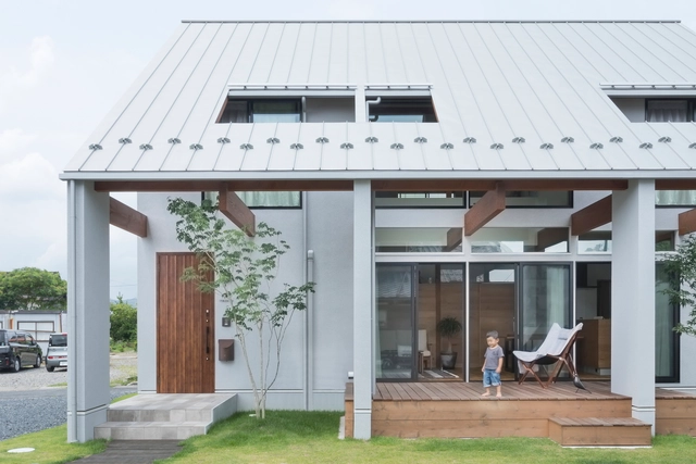 Konan-House / ALTS Design Office - Houses, Facade, Door, Beam
