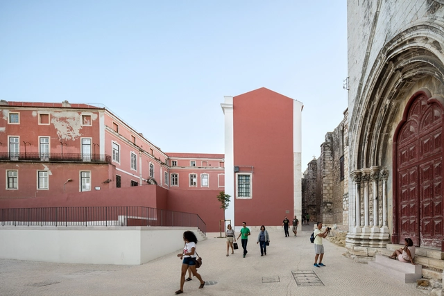 O entorno do Convento de Carmo pelas lentes de Fernando Guerra - Imagem de Destaque