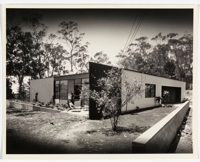 AD Classics: The Entenza House (Case Study #9) / Charles & Ray Eames, Eero Saarinen & Associates - Houses Interiors, Facade, Door