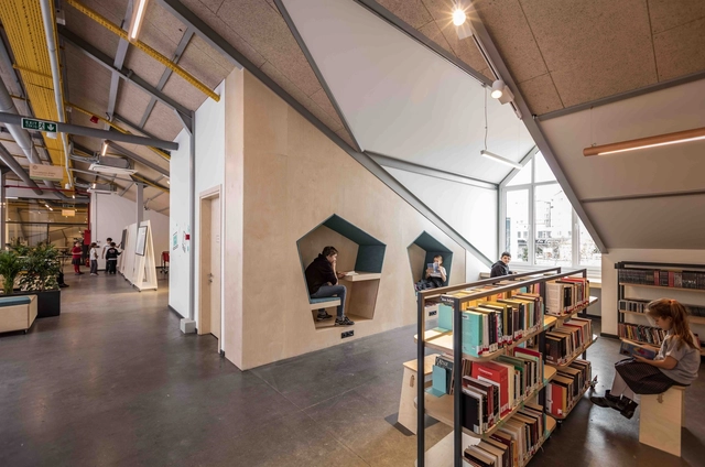 Private Sezin School Open Roof Space / ATÖLYE - Educational Interiors