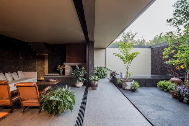 Casa Rincón del Pescador / TAAB - Casas, Patio, Fachada, Sillas