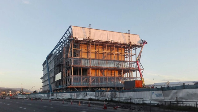 El momento más esperado de la construcción del Teatro Regional del Bío Bío de Smiljan Radic - Imagen Principal