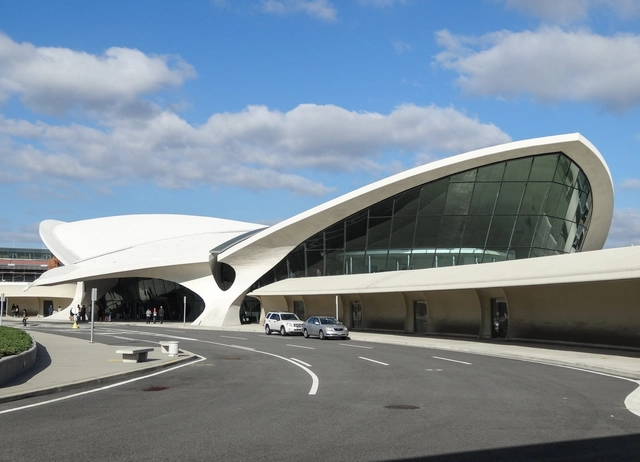 Spotlight: Eero Saarinen - Featured Image